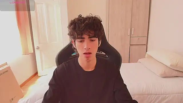 Nude Boy18 online show from 06.03.26