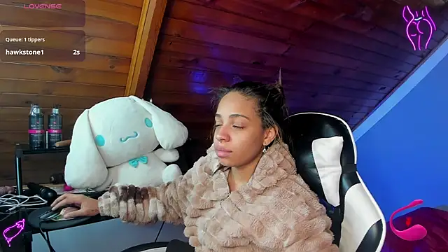 Snapshot of yumi_hanna chatting on 01.08.26 yumi hanna online show from 01.08.26