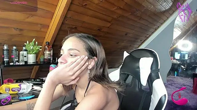 Snapshot of yumi_hanna chatting on 01.18.26 yumi hanna online show from 01.18.26