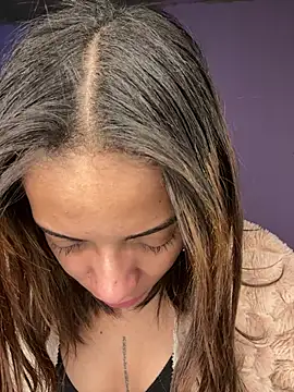 Snapshot of yumi_hanna chatting on 02.14.26 yumi hanna online show from 02.14.26