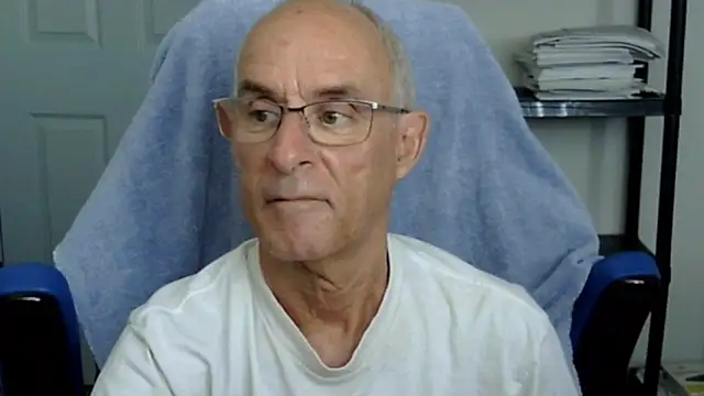 Snapshot of funone1999 chatting on 10.23.25 funone1999 online show from 10.23.25