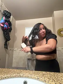 Snapshot of allybluee777 chatting on 12.15.25 allybluee777 online show from 12.15.25