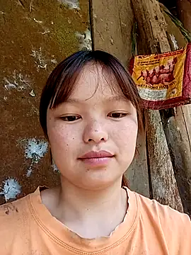 Snapshot of XoiXoi232 chatting on 10.23.25 XoiXoi232 online show from 10.23.25