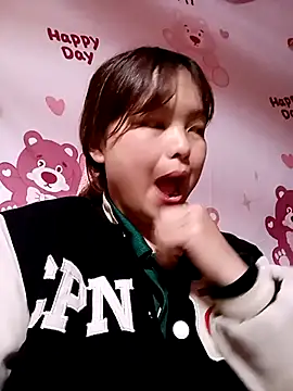 Snapshot of XoiXoi232 chatting on 11.04.25 XoiXoi232 online show from 11.04.25