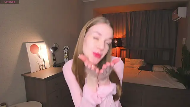 OdellaFrake online show from 12.05.25