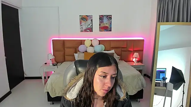 Catti Brie online show from 05.14.26