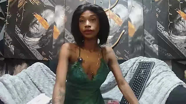 Snapshot of Lilmisbaddyxxx chatting on 07.22.26 Lilmisbaddyxxx online show from 07.22.26