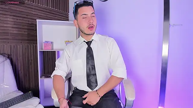 Axel grey  online show from 10.31.25