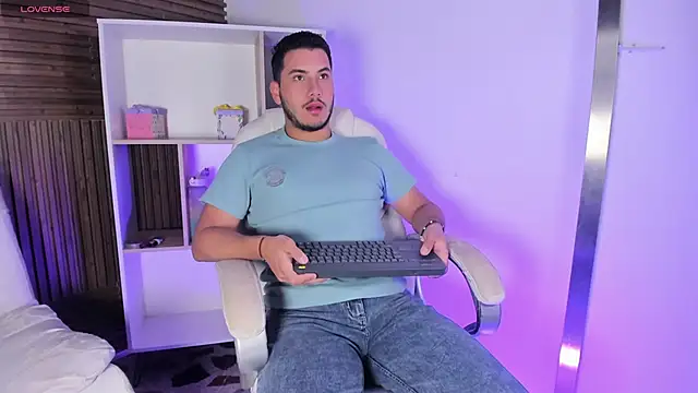 Axel grey  online show from 11.08.25