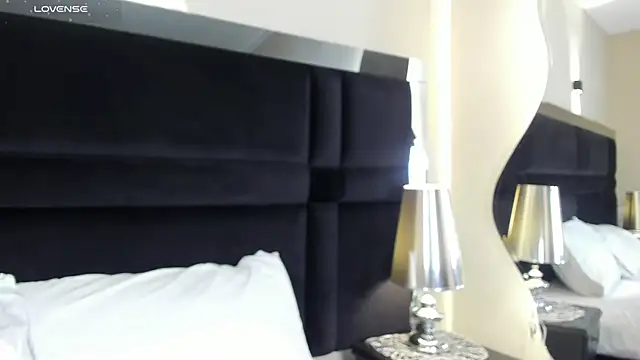 Snapshot of CarolineLee_ chatting on 07.08.26 CarolineLee online show from 07.08.26