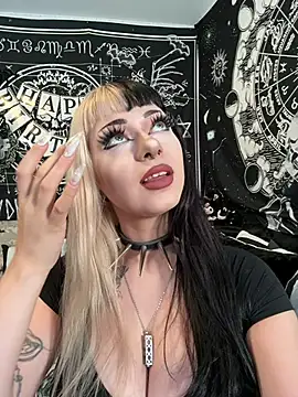 Paige Turner online show from 08.05.26