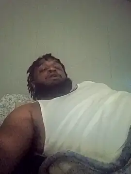 Snapshot of Longthickdick33 chatting on 11.19.25 Longthickdick33 online show from 11.19.25