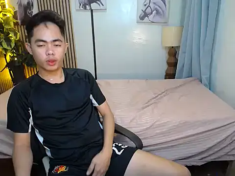 Snapshot of hot_8inchtwink chatting on 10.22.25 hot 8inchtwink online show from 10.22.25