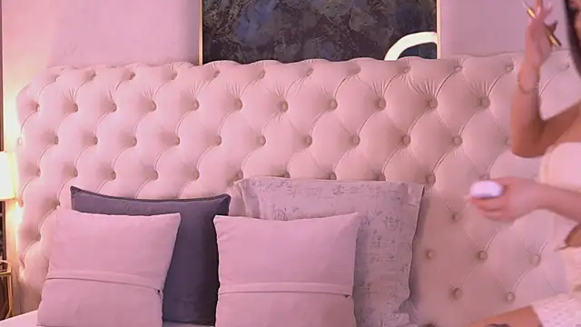 Snapshot of BellaNoirre chatting on 03.19.26 BellaNoirre online show from 03.19.26