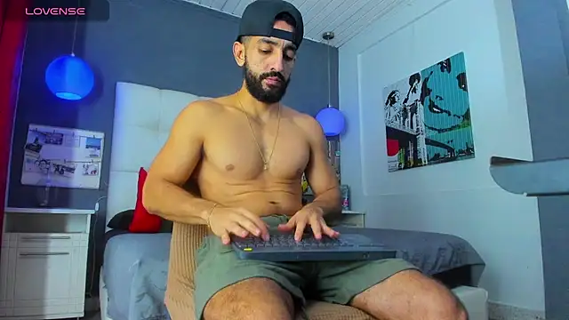 Yiyo10  online show from 02.15.26