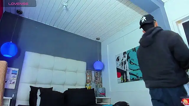 Yiyo10  online show from 02.18.26