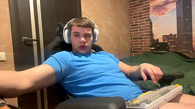 Snapshot of MusclePhantom chatting on 02.26.26 MusclePhantom online show from 02.26.26