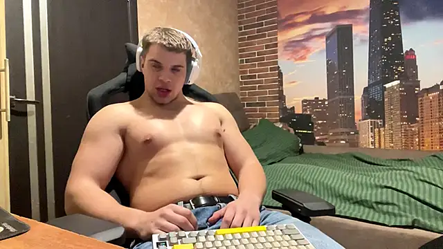 Snapshot of MusclePhantom chatting on 03.04.26 MusclePhantom online show from 03.04.26