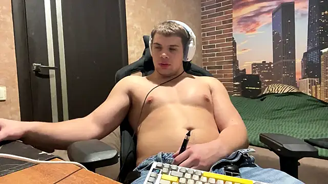 Snapshot of MusclePhantom chatting on 03.09.26 MusclePhantom online show from 03.09.26