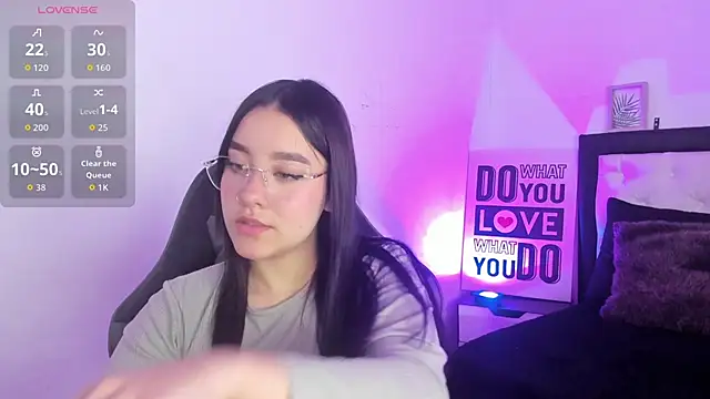 KimGarces online show from 09.13.25