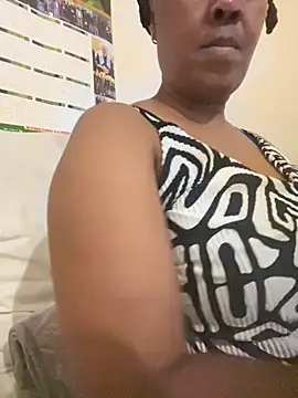 Snapshot of Ebonyboobsmilk chatting on 11.21.25 Ebonyboobsmilk online show from 11.21.25