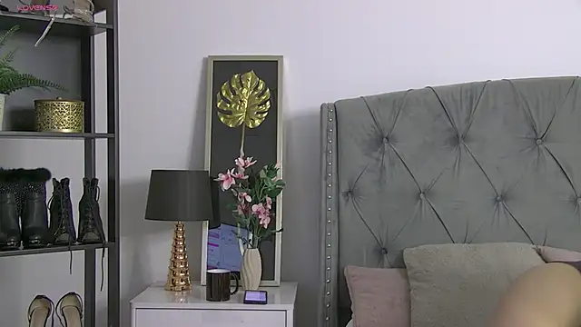 Snapshot of LolaButtie chatting on 01.18.26 LolaButtie online show from 01.18.26