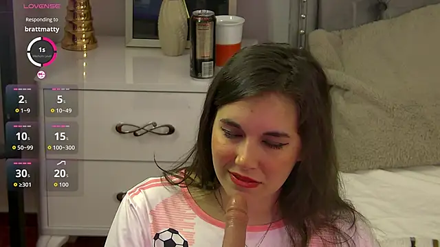LolaButtie online show from 06.30.26