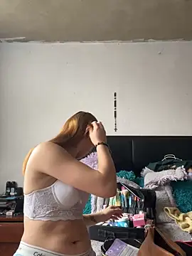 Snapshot of Aria_beauti chatting on 09.18.25 Aria beauti online show from 09.18.25