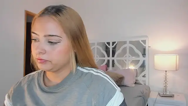 MikaelaStone online show from 11.16.25