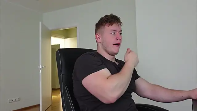 Snapshot of Richard_Dullas chatting on 10.21.25 Richard Dullas online show from 10.21.25