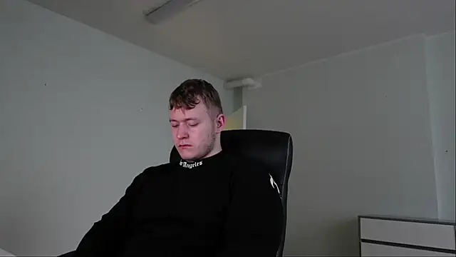 Snapshot of Richard_Dullas chatting on 10.27.25 Richard Dullas online show from 10.27.25