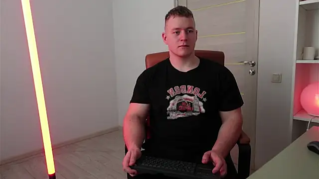 Snapshot of Richard_Dullas chatting on 11.23.25 Richard Dullas online show from 11.23.25