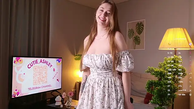 Luna Foxy online show from 10.07.25