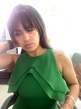 Snapshot of Canela_88 chatting on 10.04.25 Canela 88 online show from 10.04.25