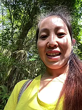 Huong-Ly online show from 10.30.25