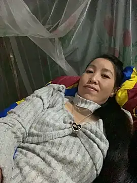 Huong-Ly online show from 11.03.25