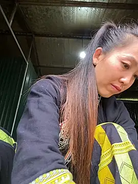 Huong-Ly online show from 11.16.25