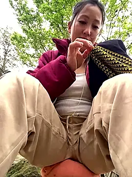 Huong-Ly online show from 02.24.26