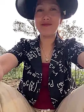 Huong-Ly online show from 03.03.26