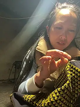 Huong-Ly online show from 03.04.26