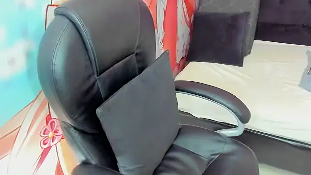 StarletTays online show from 10.17.25