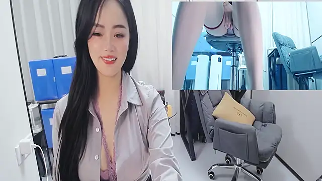 Snapshot of Eileen-L chatting on 02.06.26 Eileen-L online show from 02.06.26