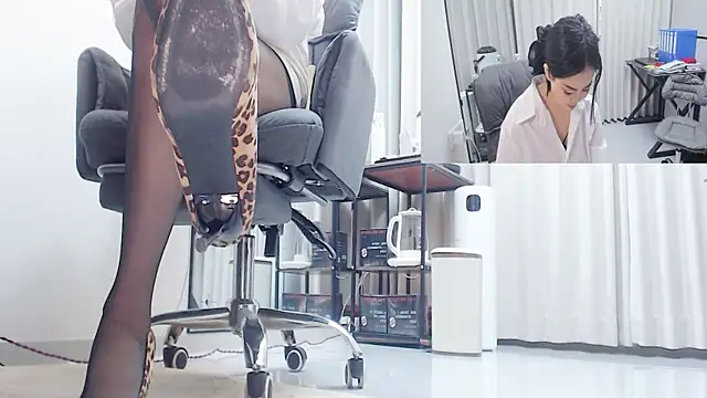 Snapshot of Eileen-L chatting on 02.09.26 Eileen-L online show from 02.09.26