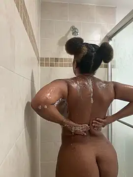 LuckyKhloe online show from 05.05.26