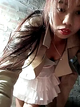 Snapshot of Dung-Thao19 chatting on 11.25.25 Dung-Thao19 online show from 11.25.25