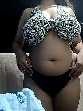 Hott Muskan online show from 12.15.25