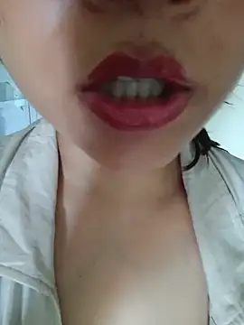 Snapshot of Hott_Muskan chatting on 05.21.26 Hott Muskan online show from 05.21.26