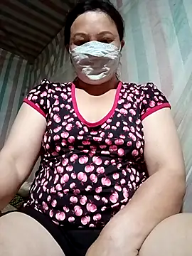 Snapshot of Love-Mama33 chatting on 02.25.26 Love-Mama33 online show from 02.25.26