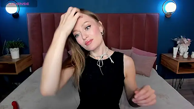 EvelynPoole online show from 11.30.25