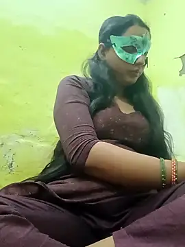 Snapshot of baurisilpi chatting on 12.18.25 baurisilpi online show from 12.18.25